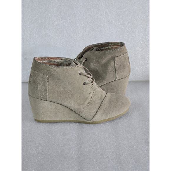 TOMS Women's Wedge Bootie Taupe Gray Boots Shoes Suede Cottage Fairy size W9 W 9 - Picture 1 of 6